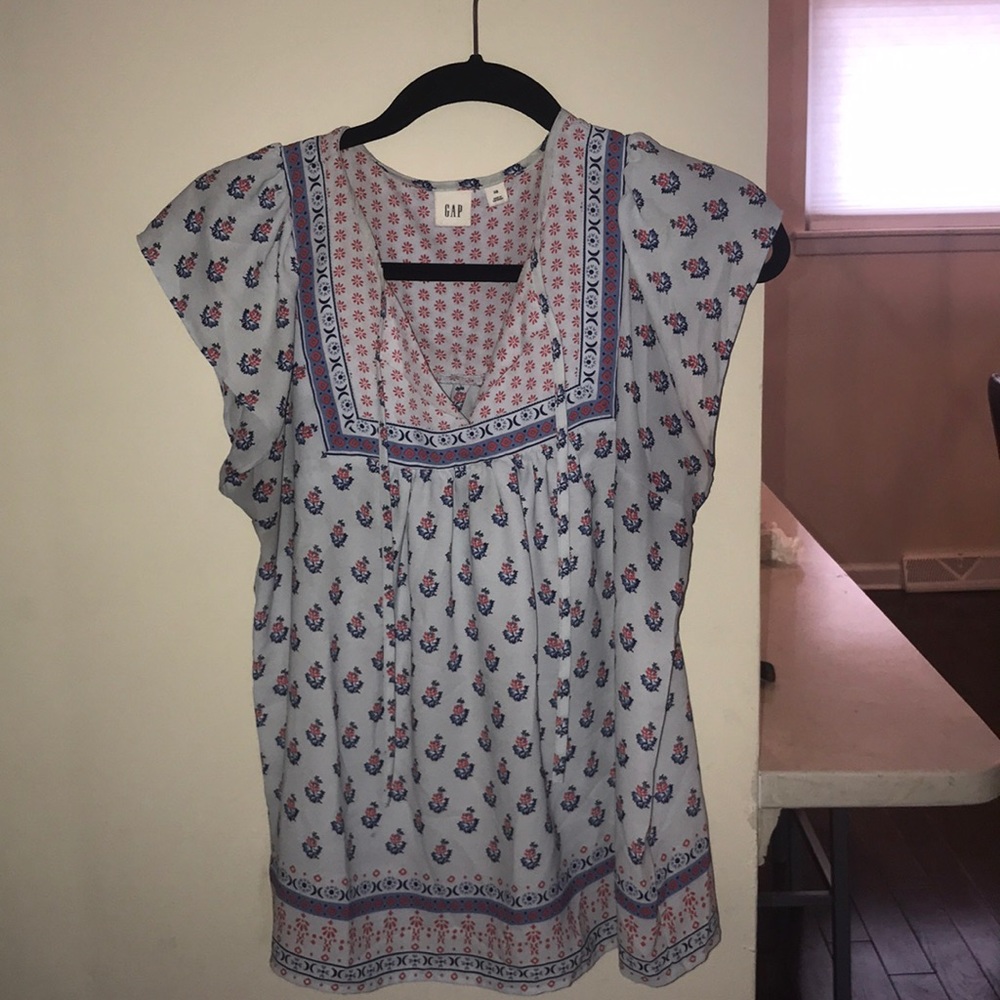 Short sleeve peasant style printed top